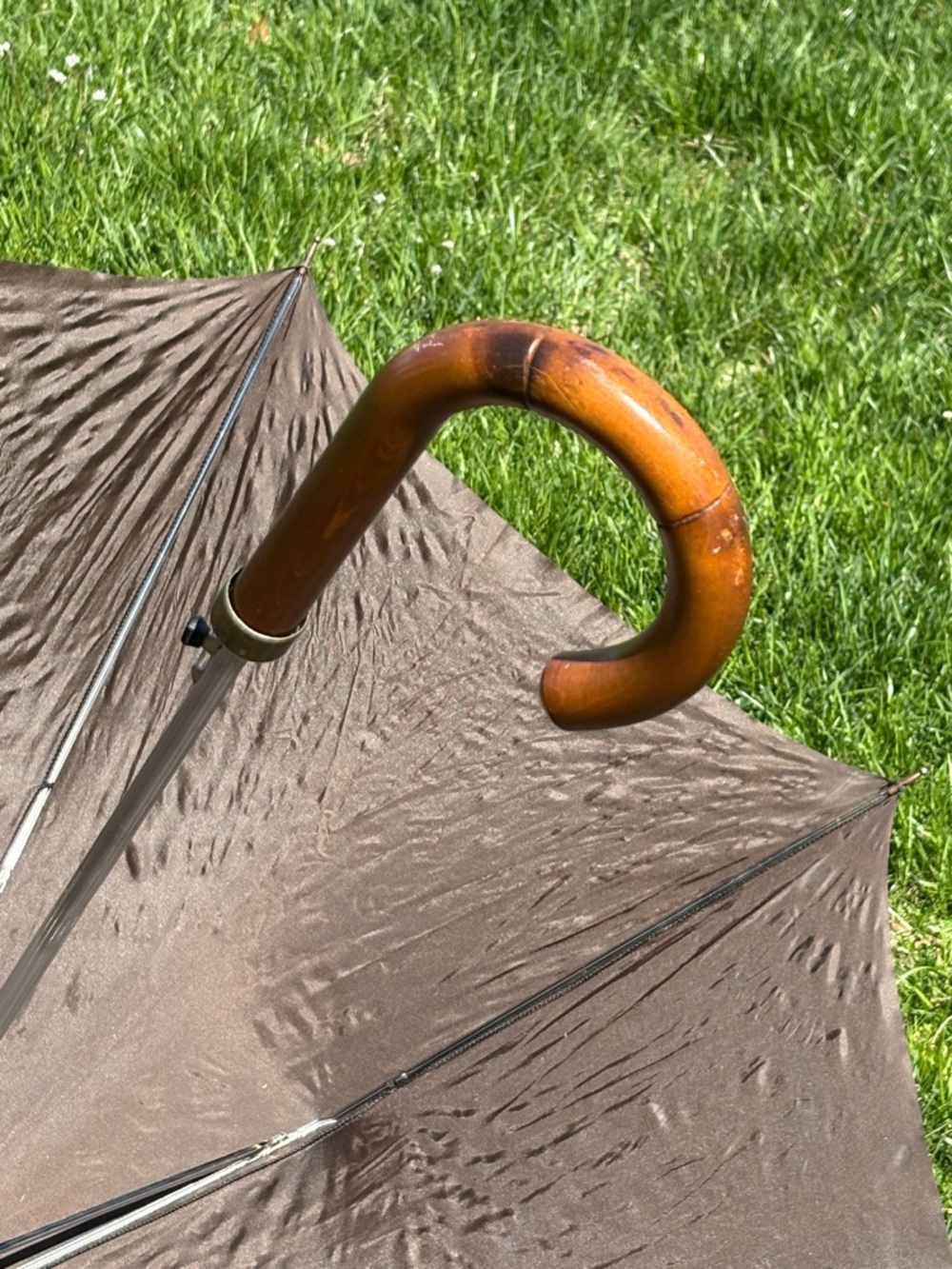 Vintage 70s Louis Vuitton Monogram Large Umbrella Wood Handle Brown and Gold - Picture 4 of 10